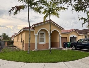 Building Photo - 2122 SW 151st Pl