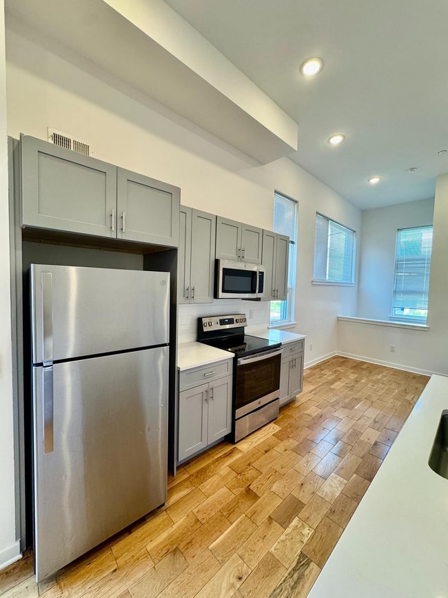 Building Photo - 2722 Master St