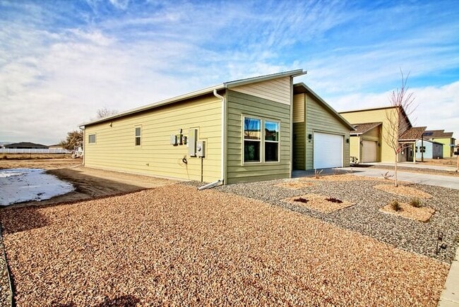 Building Photo - Beautiful Brand-New 3 Bedroom Home Near the Colorado River & Trail System