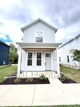 Building Photo - 1344 S Duncan Ave