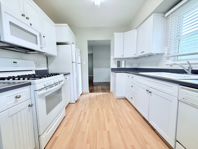 Kitchen - 310 N Division St