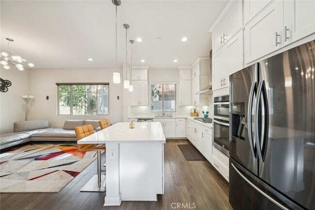 Building Photo - 121 Interval