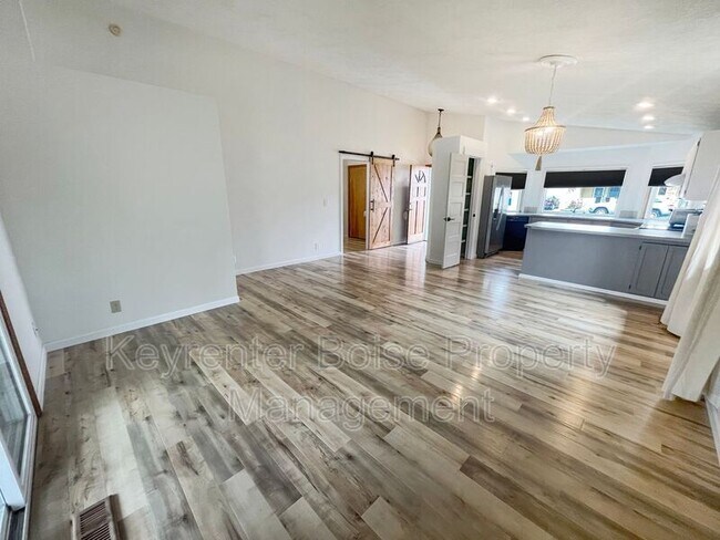 Foto del edificio - 9215 W Preece St