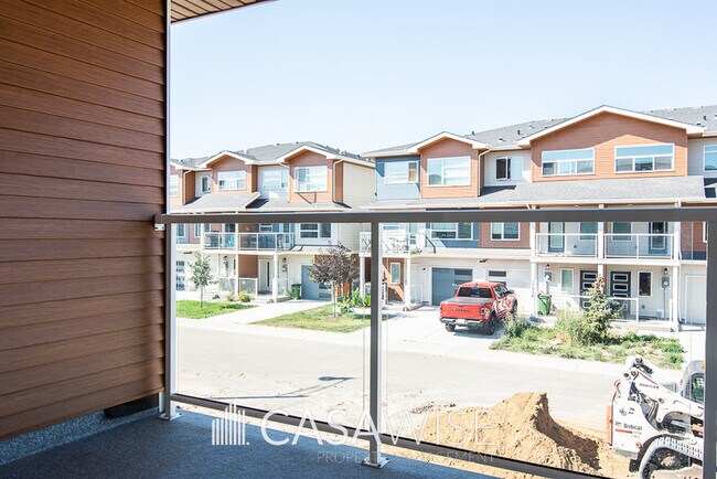 Photo du bâtiment - 17211-1729A 9A Ave SW