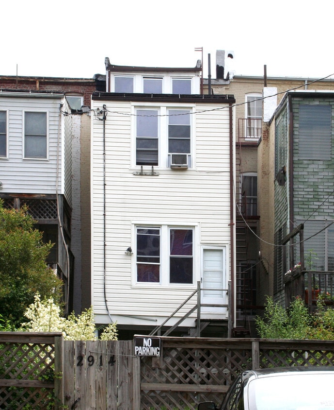 Rear of Building - 2914 Saint Paul Pl