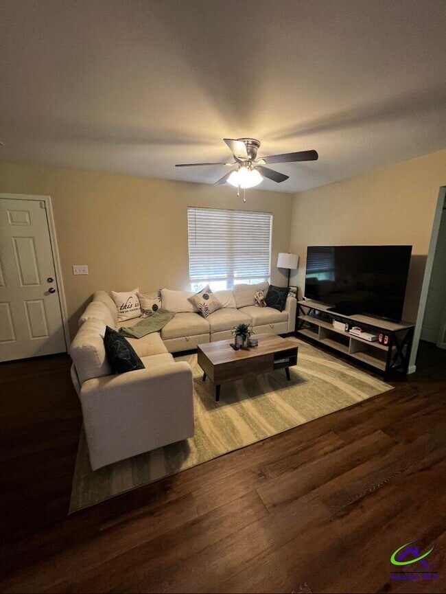 Foto del edificio - 225 Addison Ln