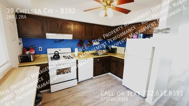 Building Photo - 39 Chelsea Cir
