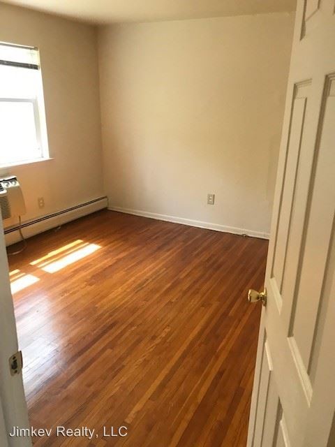 Foto del edificio - 1 br, 1 bath Apartment - 330 Franklin Avenue
