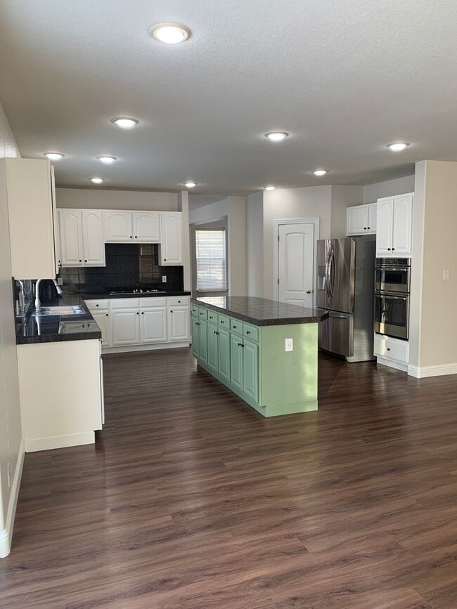 Building Photo - 7117 Heatherwood Dr