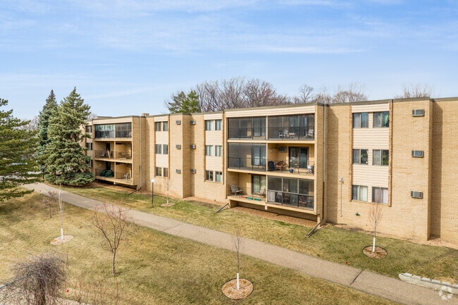 Building Photo - Opus Condominiums