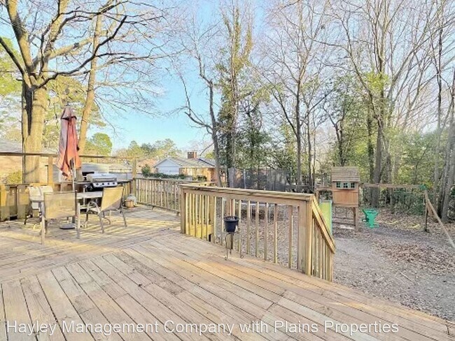 Building Photo - 4 br, 2.5 bath House - 215 Green St.