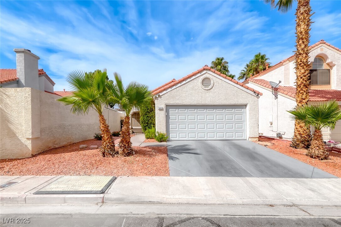 Foto principal - 9832 Cactus View Ave