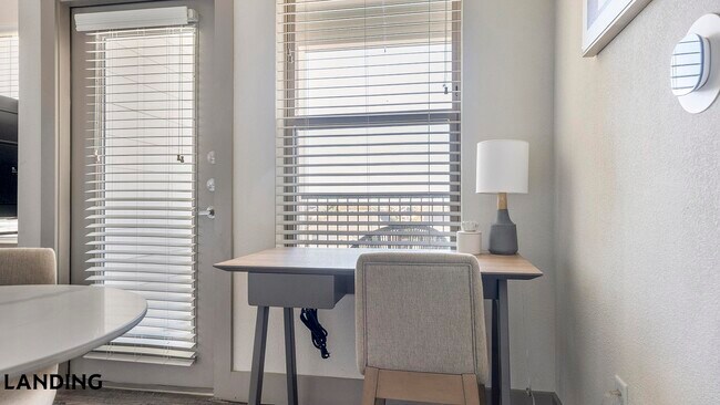 Foto del edificio - 12500 Shadowglen Trce