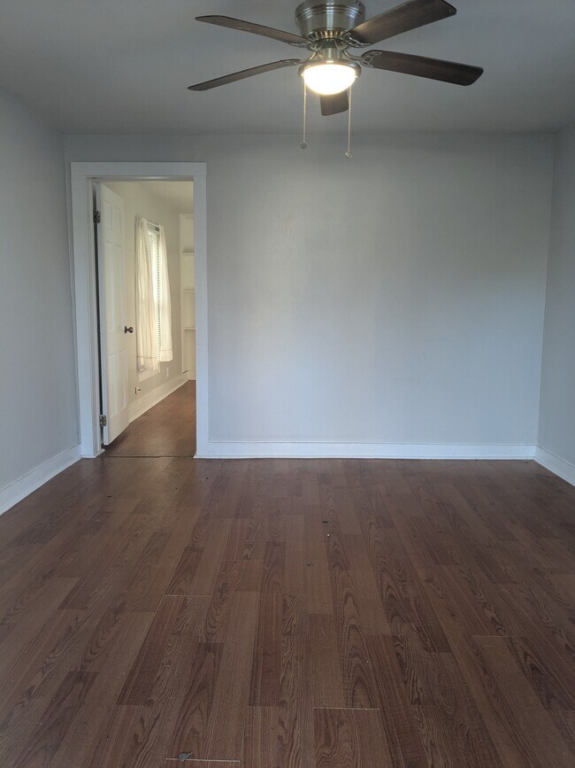 Foto del edificio - 816 Rison Ave NE