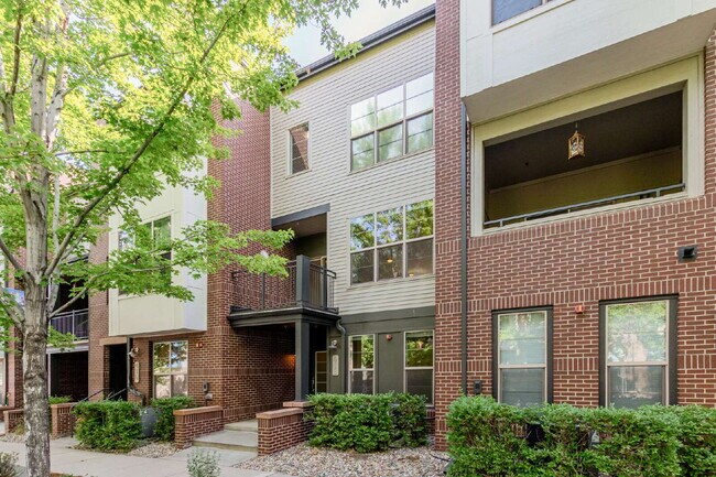 Foto del edificio - 418 S Reed Ct