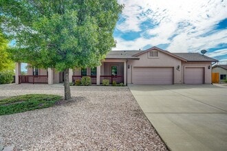Building Photo - 3805 N Cactus Dr