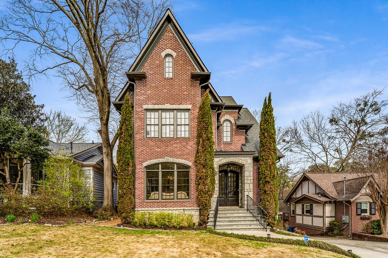 Foto principal - 252 E Wesley Rd NE