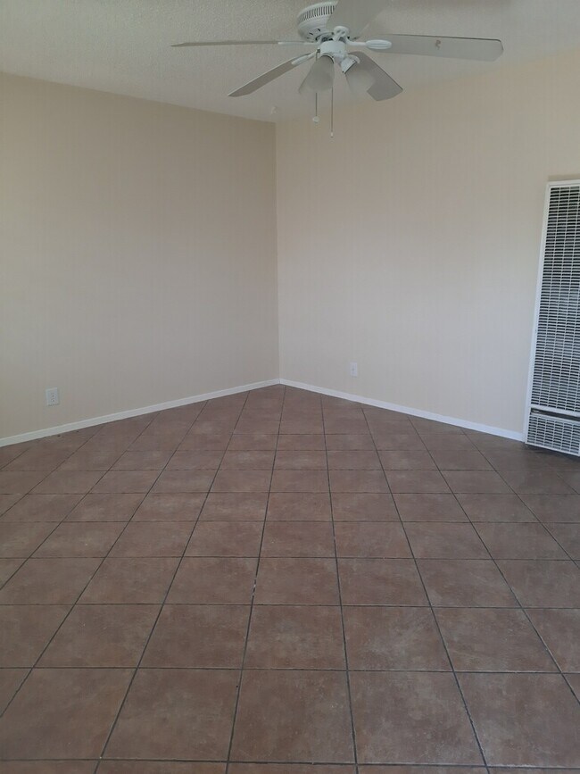 Building Photo - 120 Farland Pl