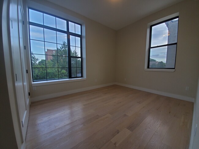 Building Photo - 609 Communipaw Ave
