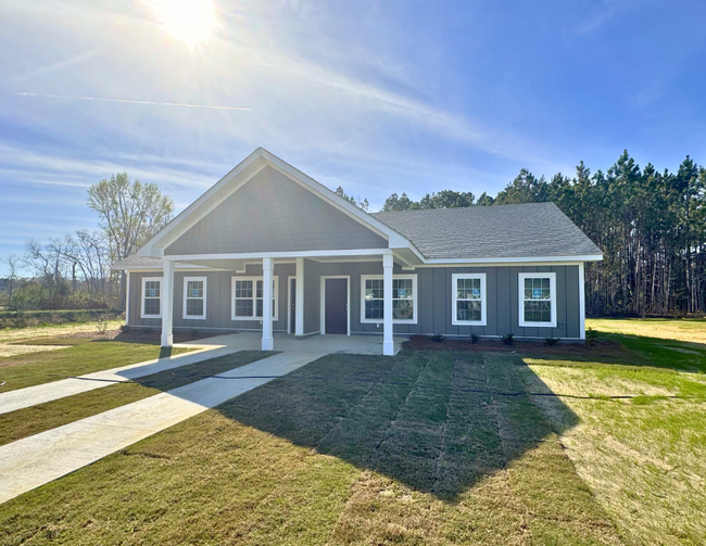 Building Photo - 231 Firefly Ln