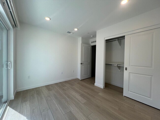 Foto del edificio - Brand New 4 Bed / 3.5 Bath Single-Family Home – Modern, Spacious & Energy Efficient