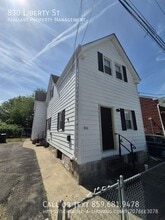Building Photo - 830 Liberty St