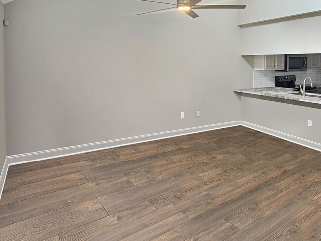 Building Photo - 4434 Gearhart Rd