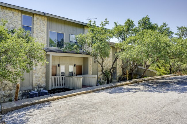Building Photo - 801D Grassy Knoll