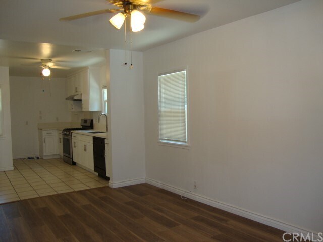 Foto del edificio - 439 Linwood Ave