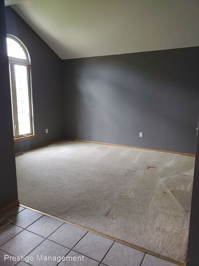 4 br, 2.5 bath House 1927 Westfield Ct House Rental in Griffith, IN