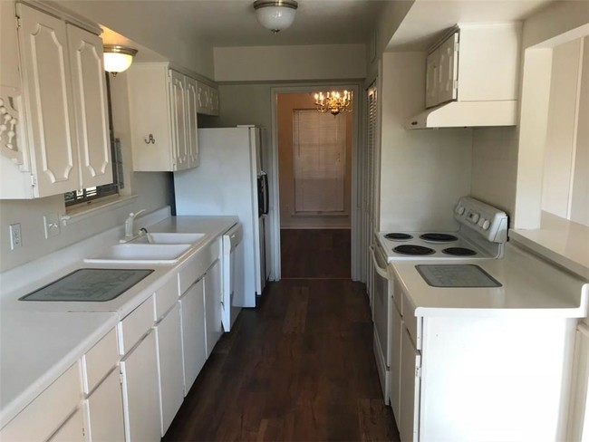 Building Photo - 13546 Red Fern Ln