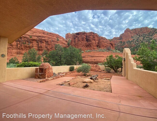 Building Photo - 123 Devils Kitchen Dr