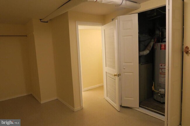 Building Photo - 3514 Cranmer Mews