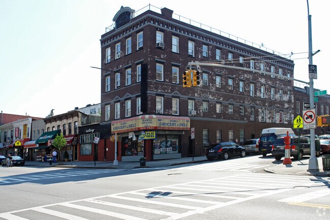 Building Photo - 655 5th Ave