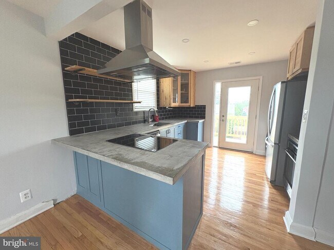 Foto del edificio - 1708 Hall Ave