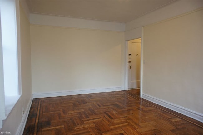 Building Photo - 1 br, 1 bath  - 3155 Grand Concourse