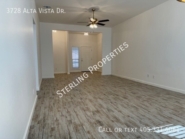Building Photo - 3728 Alta Vis Dr