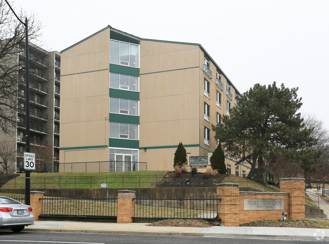 Foto del edificio - Fort Lincoln Apartments