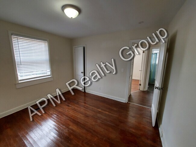 Building Photo - 108 Kilbourne Rd