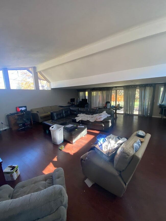 Building Photo - Mid Century Modern 3BD/2BA Arvada Home! Available 7/3/26!