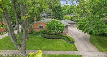 Building Photo - 290 Winry Dr