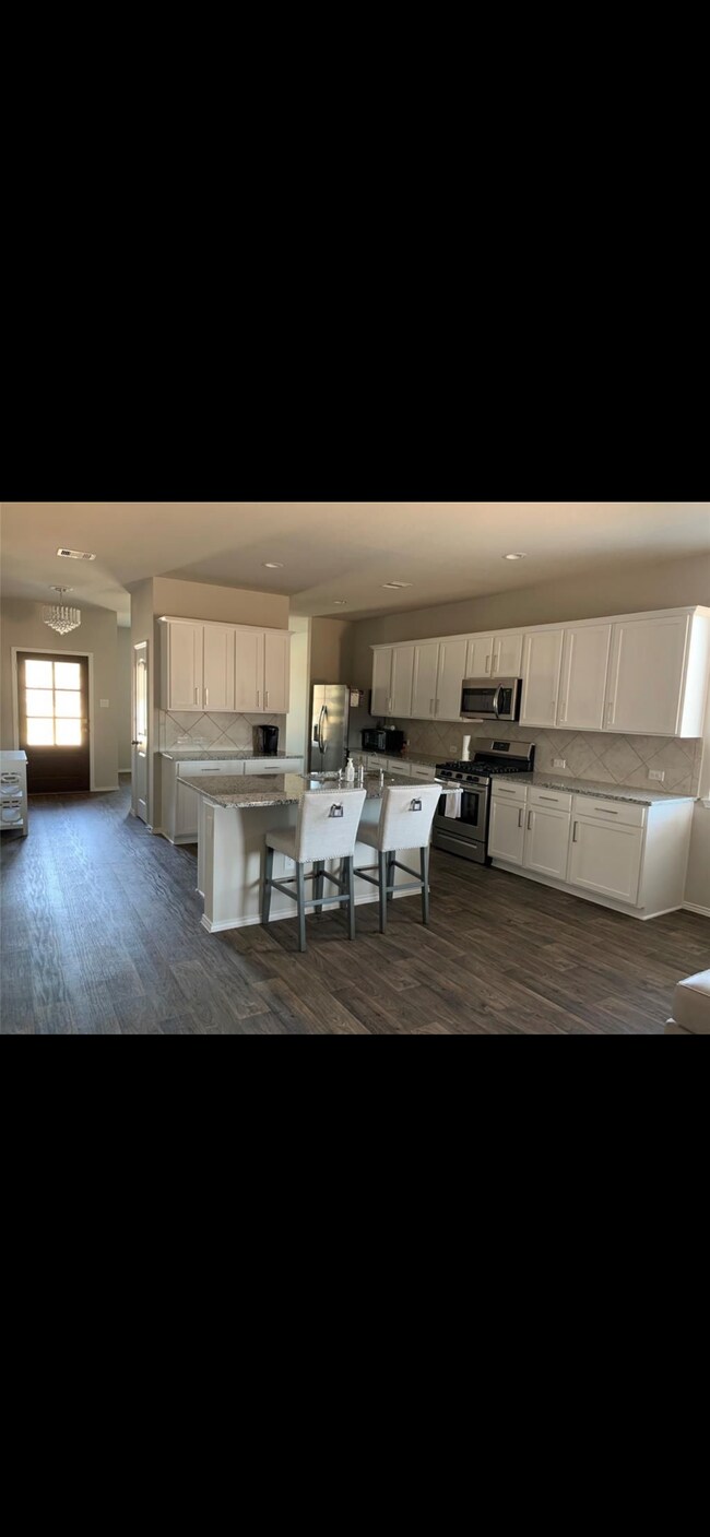 Foto del edificio - 24422 Pencester St