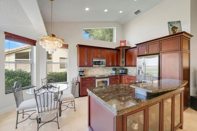 Foto del edificio - 7136 Ashford Ln