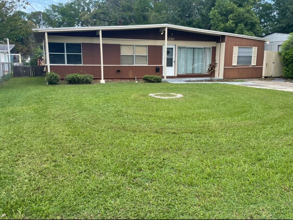 Primary Photo - 10250 Briarcliff Rd E