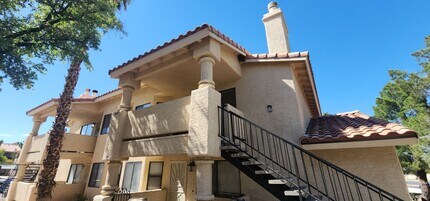 Building Photo - 1105 N Buffalo Dr