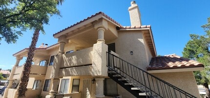 Building Photo - 1105 N Buffalo Dr