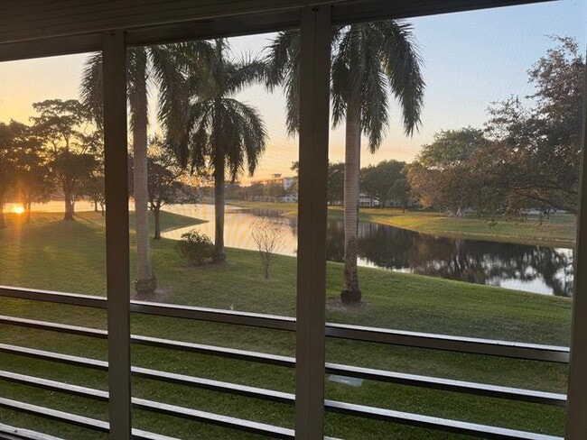 Foto del edificio - 3010 N Course Dr