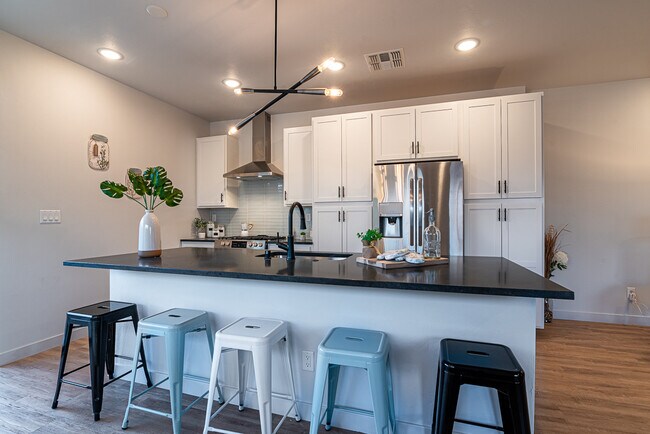 Foto del edificio - 1400 Mountain Rd NW