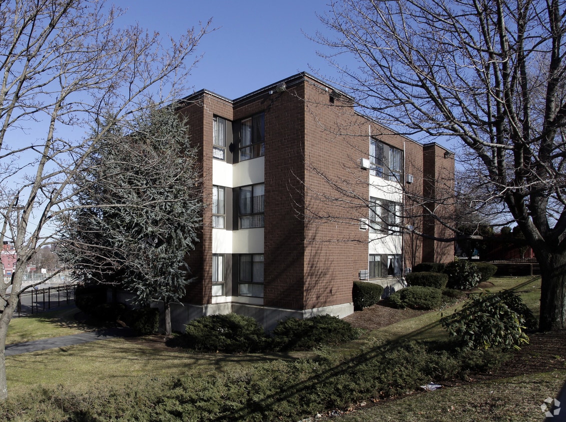 Building Photo - Broadway Plaza Apartments
