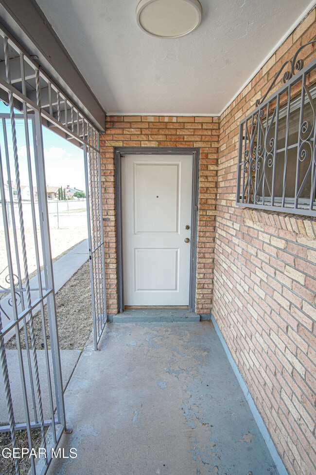 Building Photo - 3530 Hamilton Ave